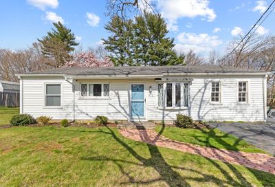 516 Beech St, House other with 3 bedrooms, 1 bathrooms and 4 parking in Rockland MA | Image 1