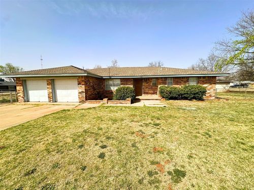 1921 W A Ave, Elk City, OK, 73644-3103 | Card Image