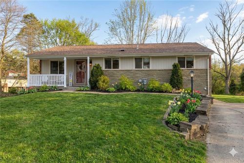 107 Crosswick Rd, Coraopolis, PA, 15108-1004 | Card Image