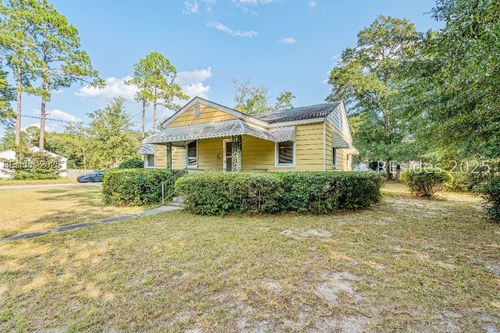 501 Shaw Dr, Hampton, SC, 29924-2911 | Card Image