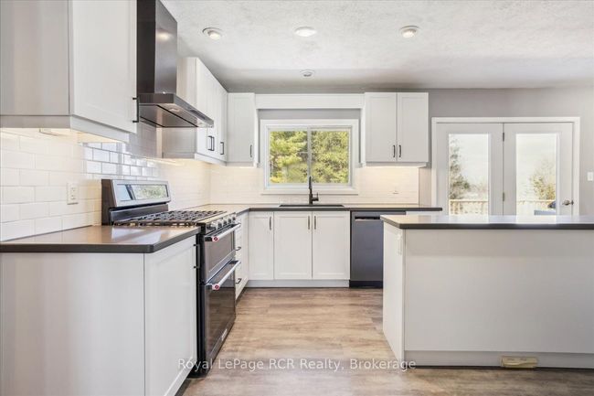 822743 1 Sideroad, House other with 4 bedrooms, 2 bathrooms and 8 parking in Chatsworth ON | Image 13
