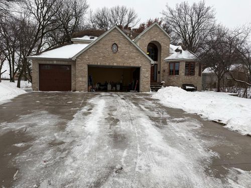 2058 149th Ave Nw, Andover, MN, 55304-2573 | Card Image