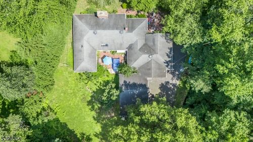 3 Woodland Rd, Chatham Twp, NJ, 07928-2040 | Card Image