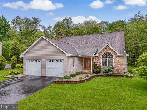 280 Center Rd, Lehighton, PA, 18235-9634 | Card Image