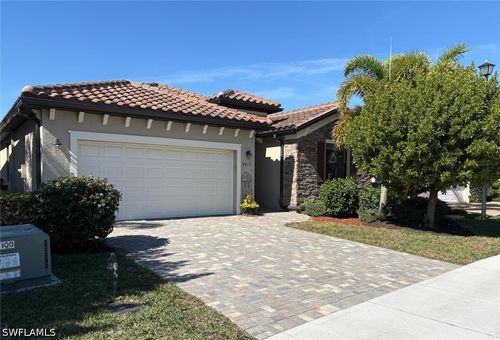 9215 Shadow Oak Ln, NAPLES, FL, 34120-5271 | Card Image