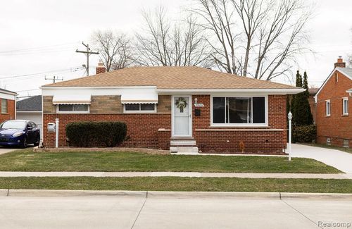 24636 Almond Ave, Eastpointe, MI, 48021-4231 | Card Image