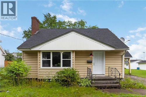 11 Derby St, Moncton, NB, E1C6Y4 | Card Image