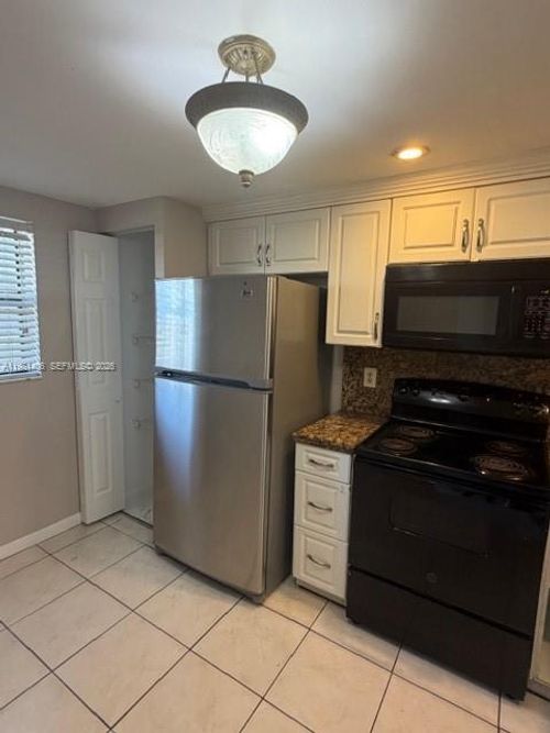 10418-20810 Ne 8th Ct, Miami, FL, 33179-1954 | Card Image