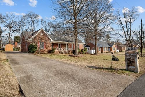 659 Davis Dr, Gallatin, TN, 37066-3453 | Card Image