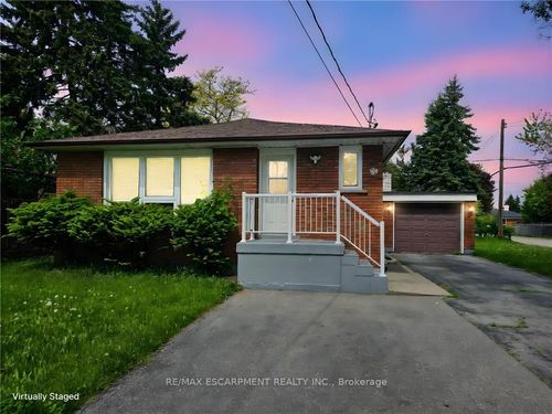 130 W 34th St, Hamilton, ON, L9C5K3 | Card Image