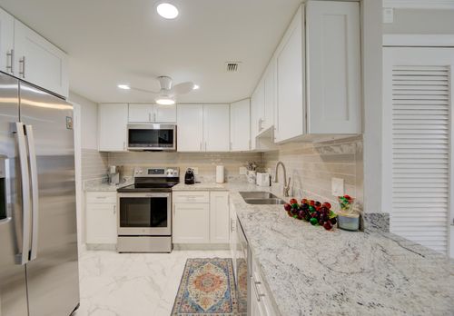 1007-305 N Pompano Beach Blvd, Pompano Beach, FL, 33062-5118 | Card Image