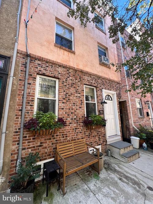 922 League St, PHILADELPHIA, PA, 19147-3823 | Card Image