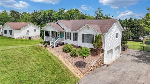1700 Bluewater Dr, Moneta, VA, 24121-5321 | Card Image
