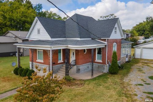 716 E Main St, Marion, IL, 62959-3404 | Card Image