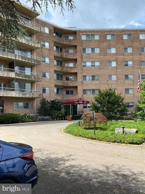 118s-100 West Ave, JENKINTOWN, PA, 19046-2625 | Card Image