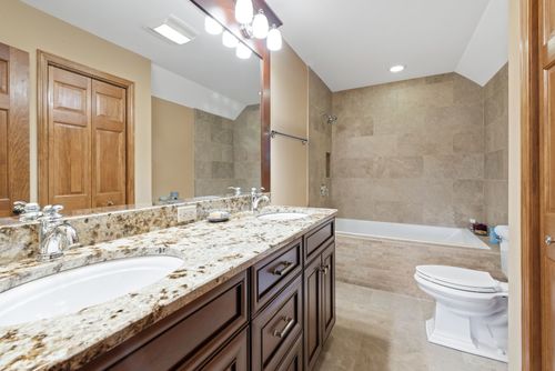 1003 Midwest Club Pkwy, Oak Brook, IL, 60523-2534 | Card Image