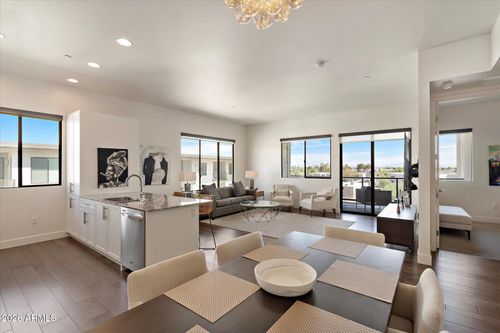 4002-7300 E Earll Dr, Scottsdale, AZ, 85251-7265 | Card Image