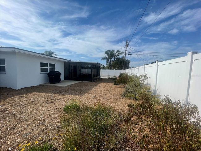 Large yard | Image 18