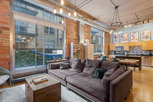 223-521 S 7th St, Minneapolis, MN, 55415-1664 | Card Image