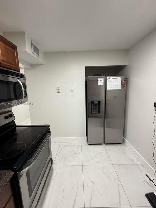 apt-303-7727 Sw 86th St, Miami, FL, 33143-7263 | Card Image