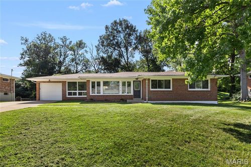 1133 Olivaire Ln, Olivette, MO, 63132-3010 | Card Image
