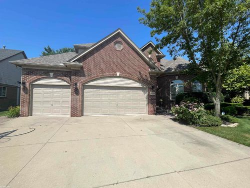 48199 Village Dr, Macomb, MI, 48044-1869 | Card Image