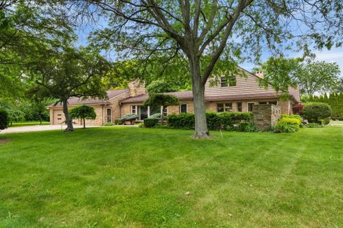1427 Sunningdale Dr, Grosse Pointe Woods, MI, 48236-1633 | Card Image