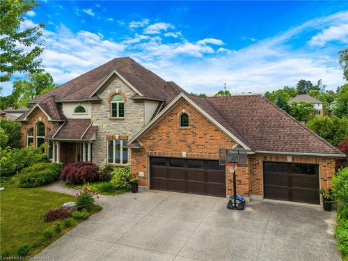 827 Birchmount Dr, Waterloo, ON, N2V2R3 | Card Image