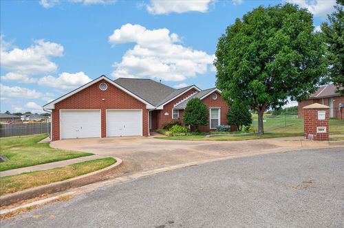 5604 Steeper Dr, Bartlesville, OK, 74006-9116 | Card Image