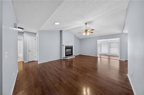4 Stratton Ln, Bella Vista, AR, 72714-4626 | Card Image