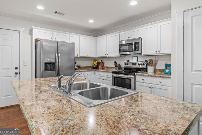 1081 Oak Hill Ln, House other with 3 bedrooms, 2 bathrooms and 2 parking in Madison GA | Image 15