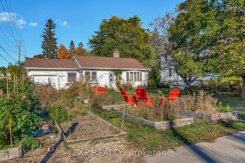 42 Paul St, Picton, ON, K0K2T0 | Card Image