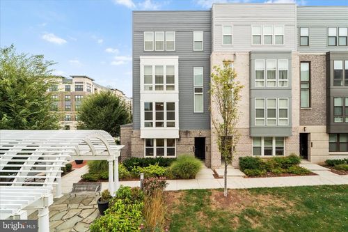 76-13387 Launders St, HERNDON, VA, 20171-5519 | Card Image