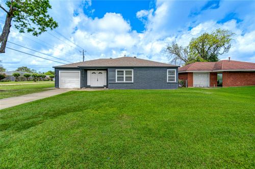 7318 Hummingbird Ln, Texas City, TX, 77591-3624 | Card Image