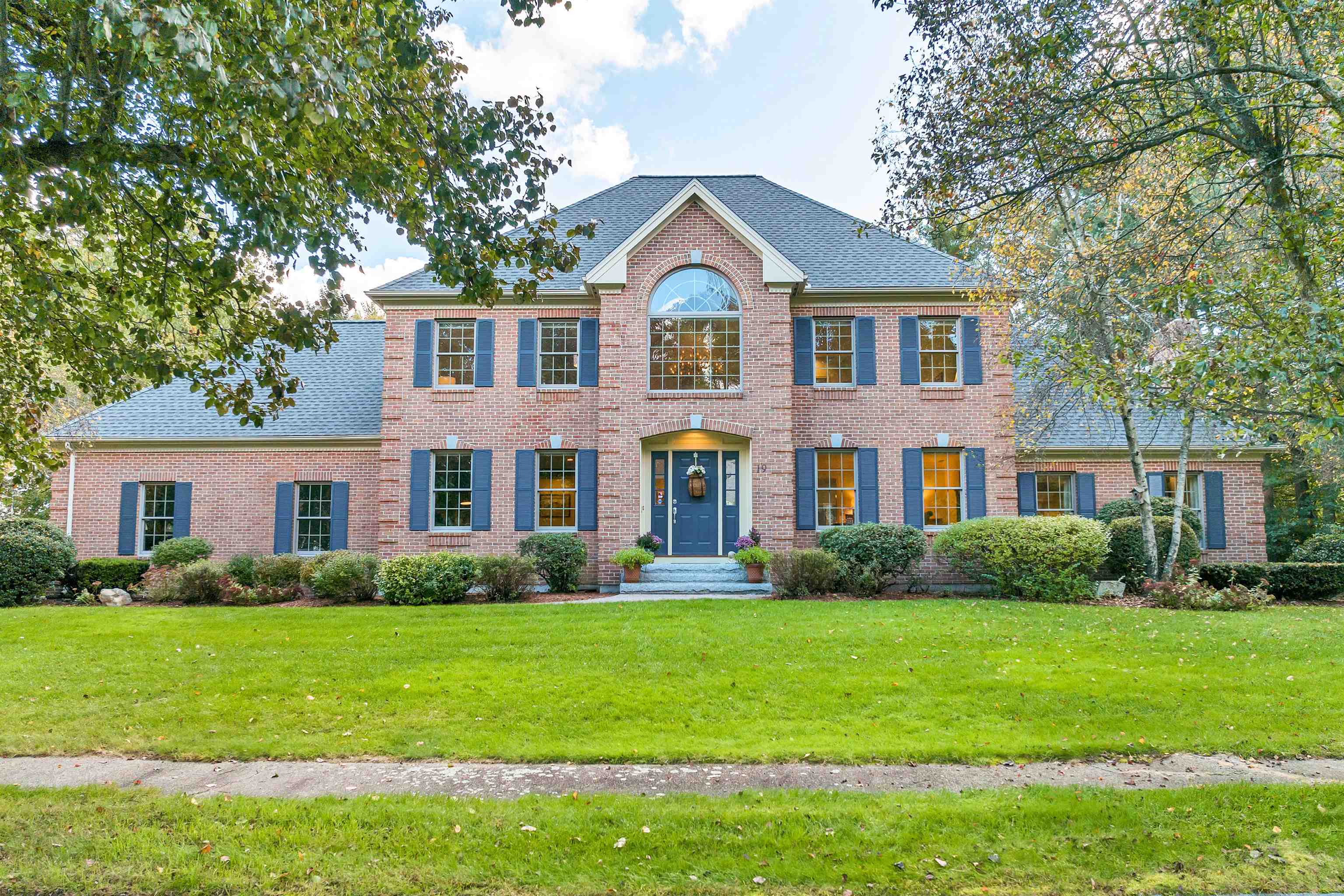 19 Salmon Brook Drive, Sold in Nashua Zoocasa