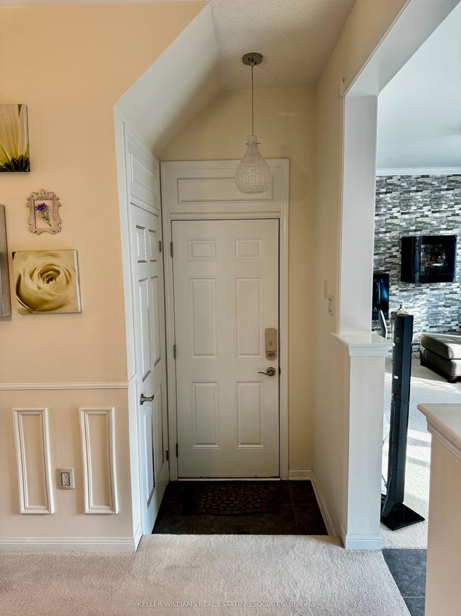 1058 Farmstead Dr, House other with 3 bedrooms, 3 bathrooms and 1 parking in Milton ON | Image 6