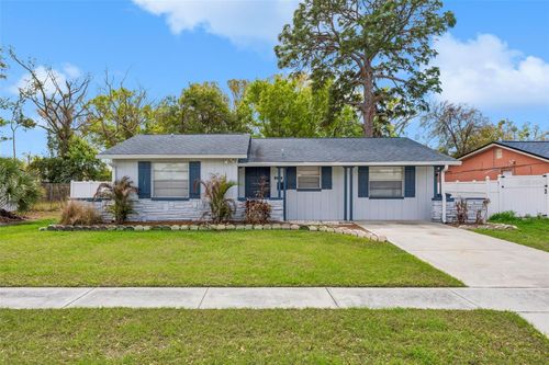 9007 Tree Valley Cir, Tampa, FL, 33615-1219 | Card Image