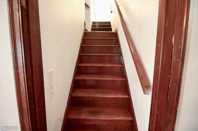 Stairs to upper level | Image 48