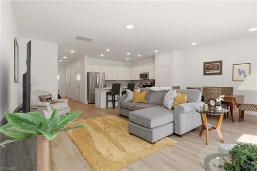 917 Cannon Crossing Cir, Greensboro, NC, 27410-3452 | Card Image