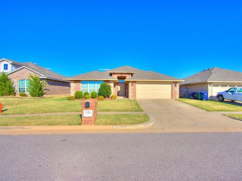 1104 Hickory Creek Dr, Yukon, OK, 73099-6218 | Card Image