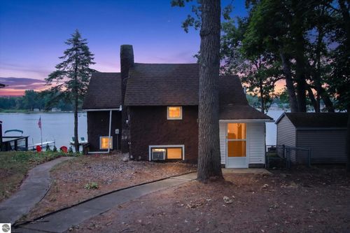 571 N Rock Lake Drive, Vestaburg, MI, 48891 | Card Image