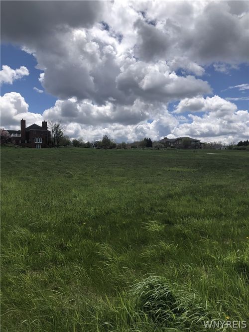 5 Grand View Trl, Orchard Park, NY, 14127-3759 | Card Image