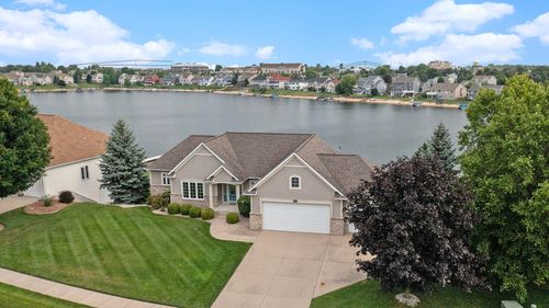2269 Pleasant Pond Dr Sw, Byron Center, MI, 49315-8060 | Card Image