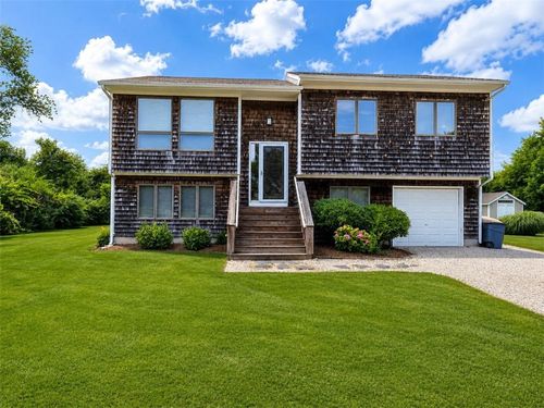 42 Jamestown Blvd, Narragansett, RI, 02882-5029 | Card Image