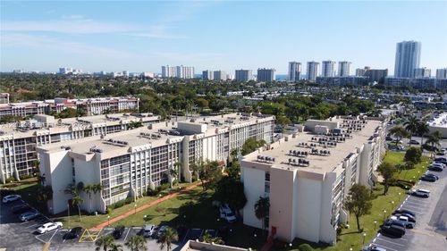 apt-411-851 Three Islands Blvd, Hallandale Beach, FL, 33009-2836 | Card Image