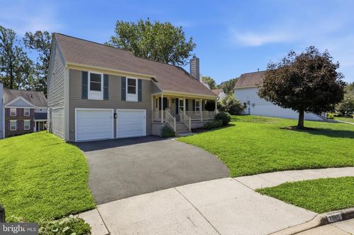 7685 Green Garland Dr, SPRINGFIELD, VA, 22153-2142 | Card Image