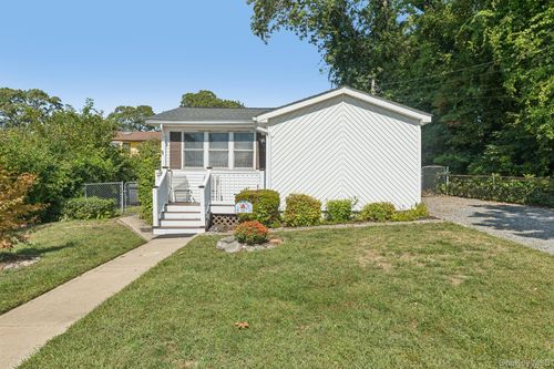 187 N Huron St, Ronkonkoma, NY, 11779-3533 | Card Image