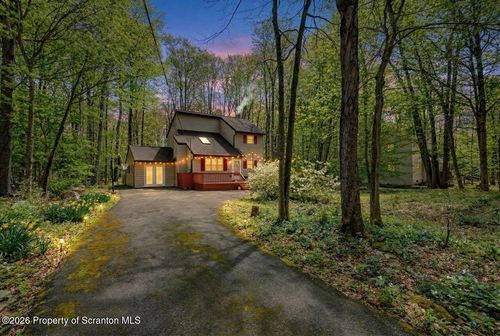 68 Sunset Dr, Gouldsboro, PA, 18424-8883 | Card Image
