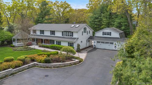 9 Concord Dr, Northport, NY, 11768-2422 | Card Image