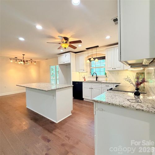 6081 Cambridge Dr, Harrisburg, NC, 28075-9538 | Card Image